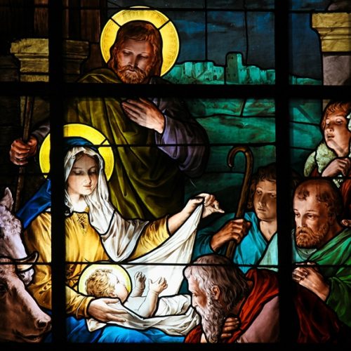 Nativity-Scene-At-Christmas-158096123_800px